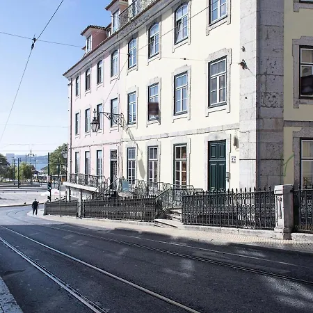 Chiado Stylish Bright With Ac 公寓